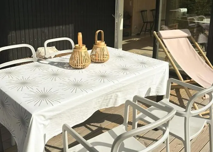 Holiday home Beautiful Setting By The Sea With Light And Sky Grenaa