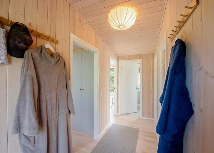 Beautiful Setting By The Sea With Light And Sky Holiday home *